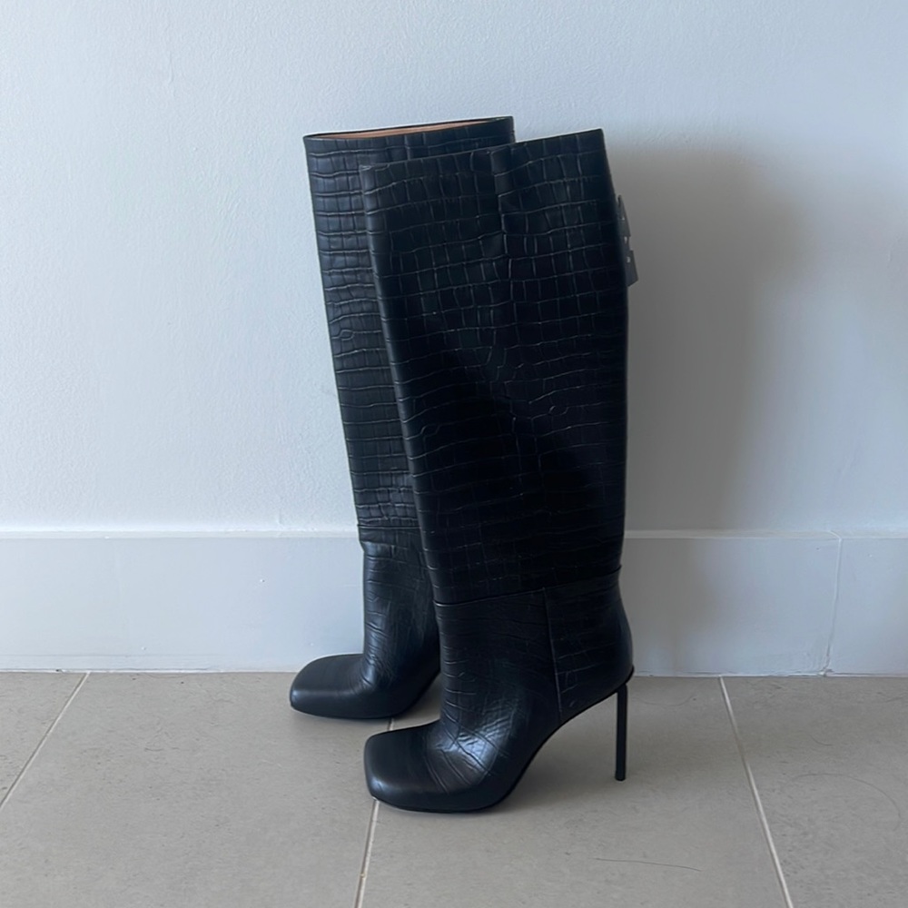 Off High Allen Boot Ld14 Black Worn once. Just don’t like them.